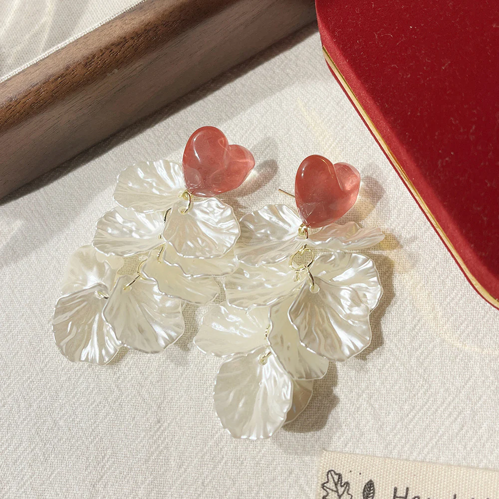Heart of Haze Earring - Image 4