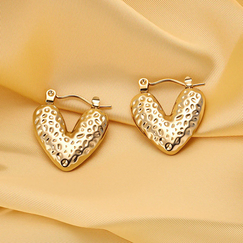 Heart-throb Textured Earrings - Image 4