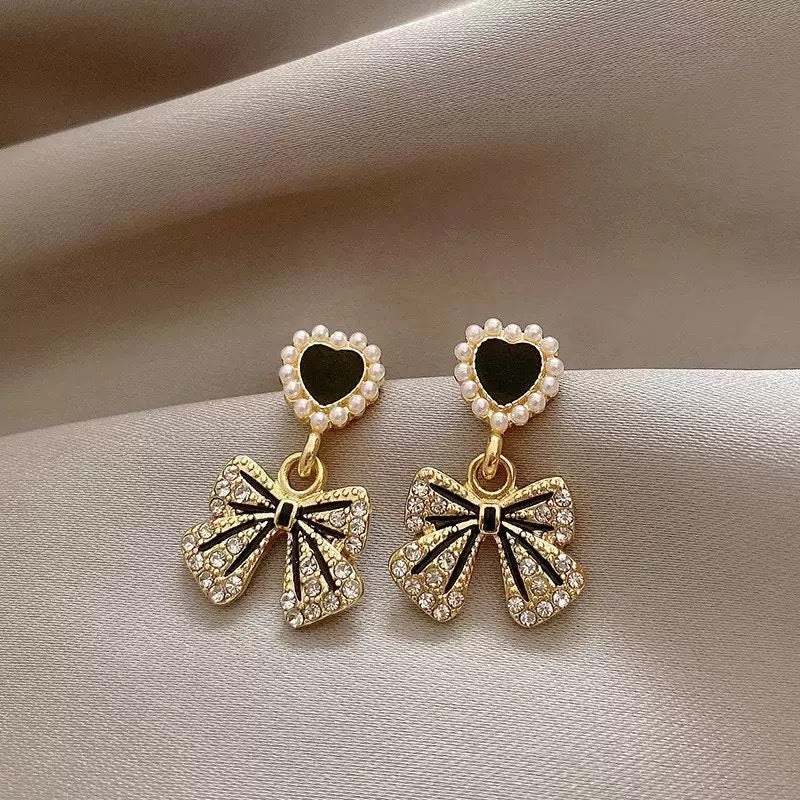 Heart to heart Earrings - Image 2