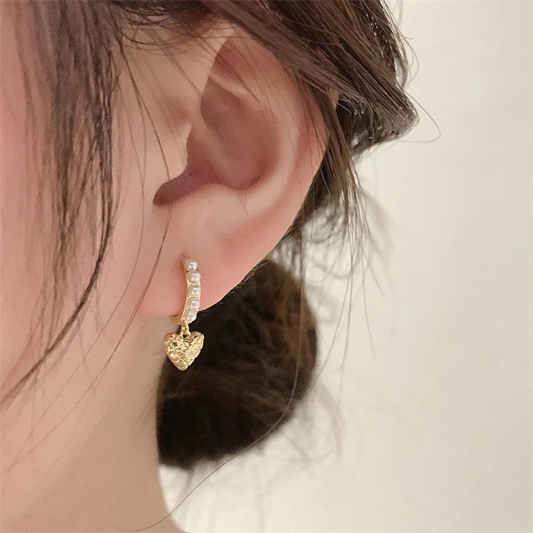 Heartbeat n Bow Mismatched Earrings - Image 3