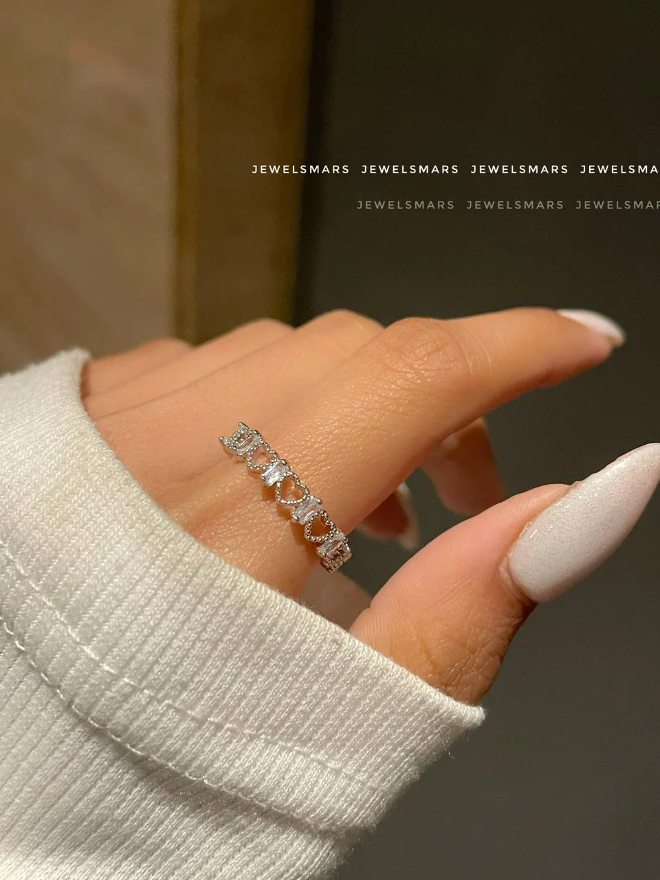 Hearts on my hand Ring - Image 2
