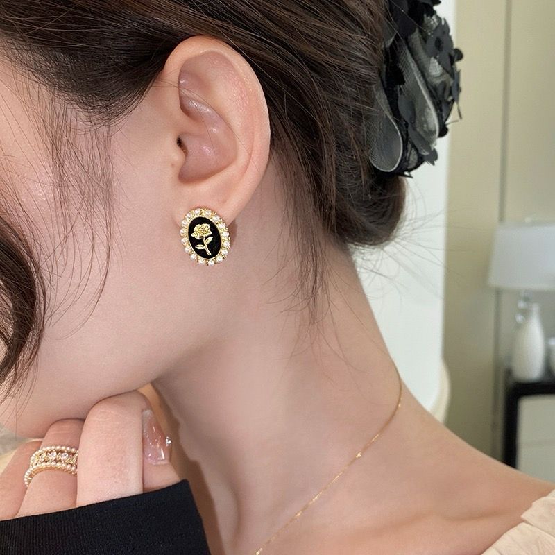 Heirloom Rose Earrings - Image 4