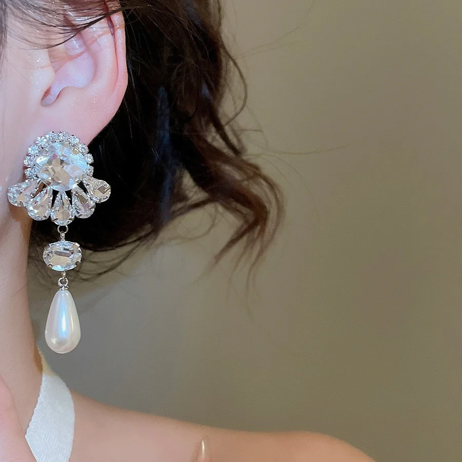 Hollywood Sparkle Earrings - Image 4