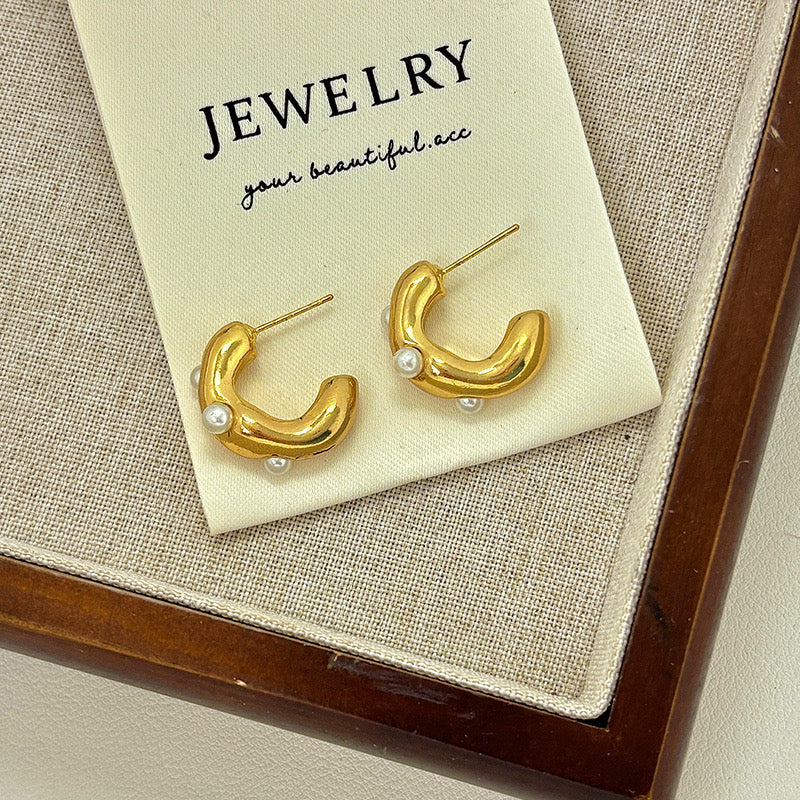 Honey Pearl Hoop Earrings - Image 6