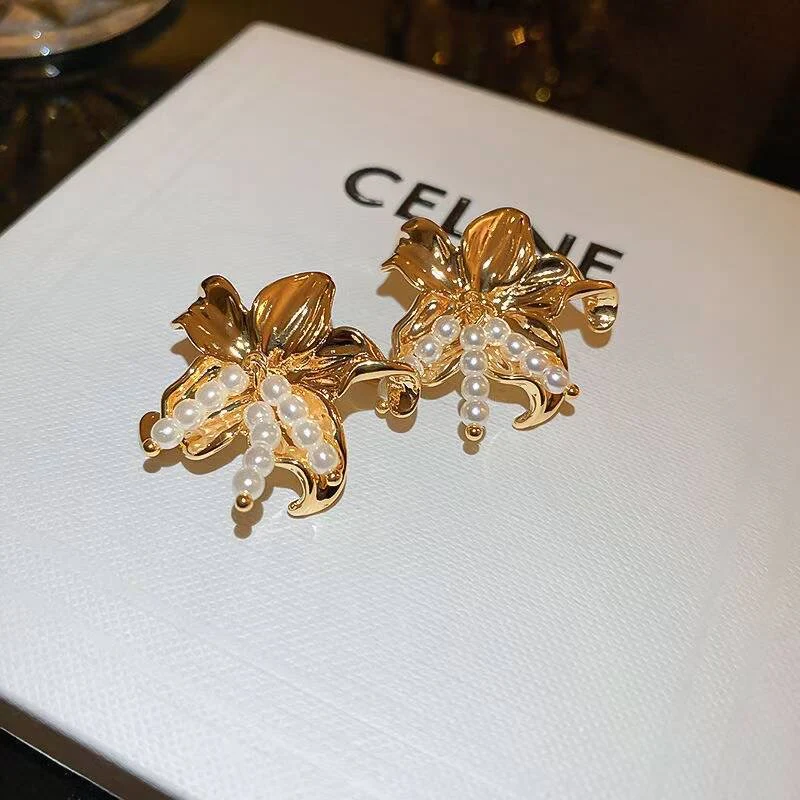 Honey Petal Pearl Earrings - Image 4