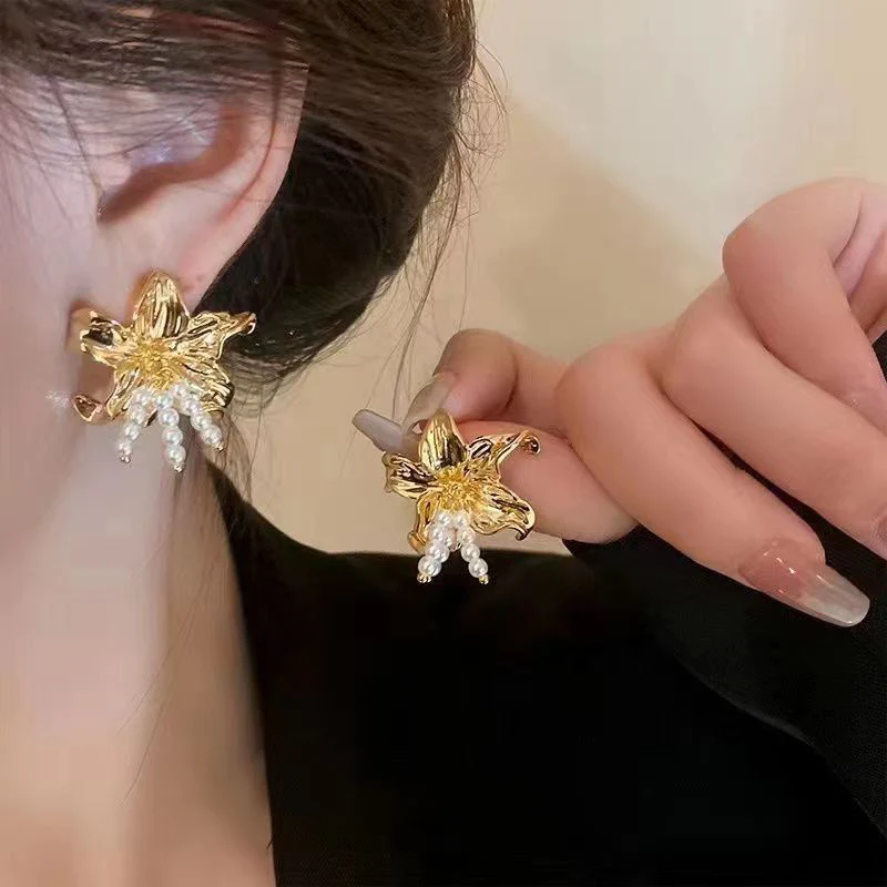 Honey Petal Pearl Earrings - Image 5