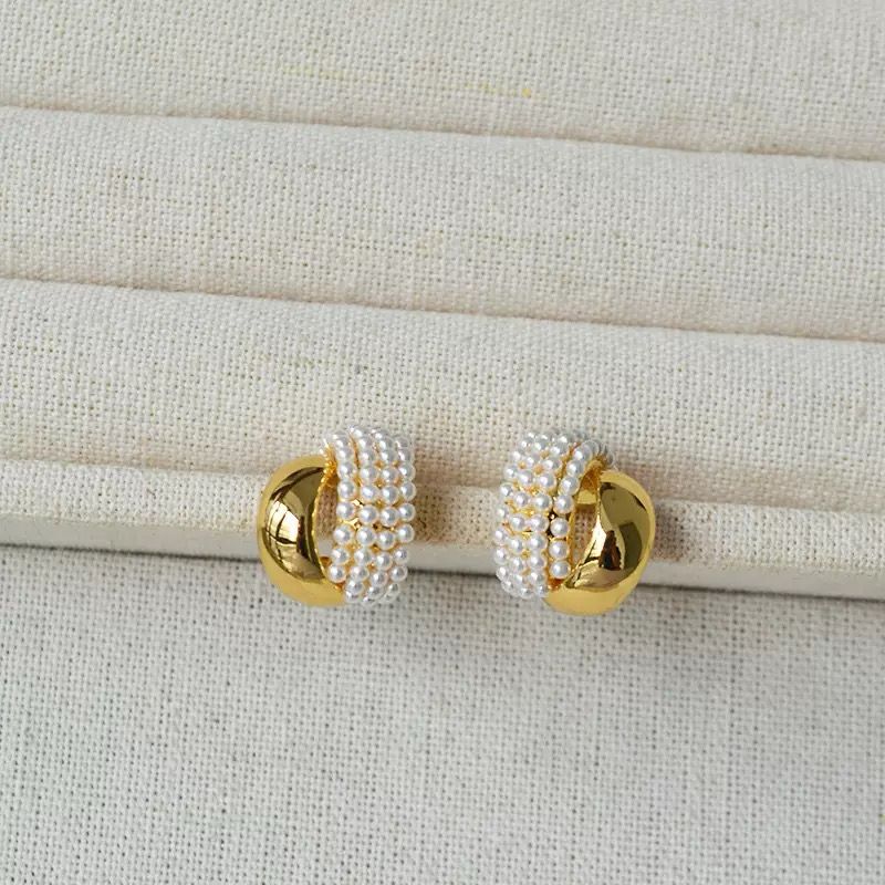 Hoop of Pearls! Earrings - Image 5