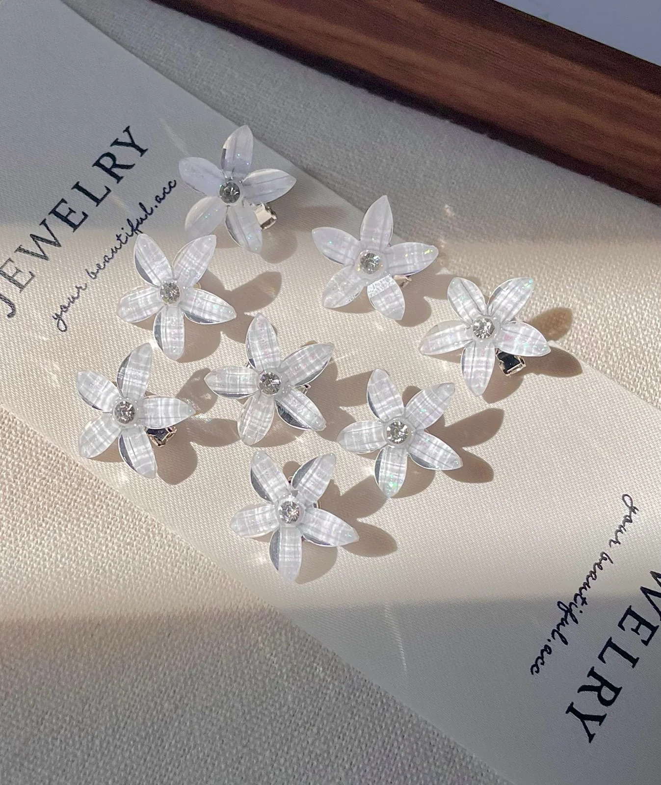 Daisy Blossom Hair Pins (pack of 8) - Image 4