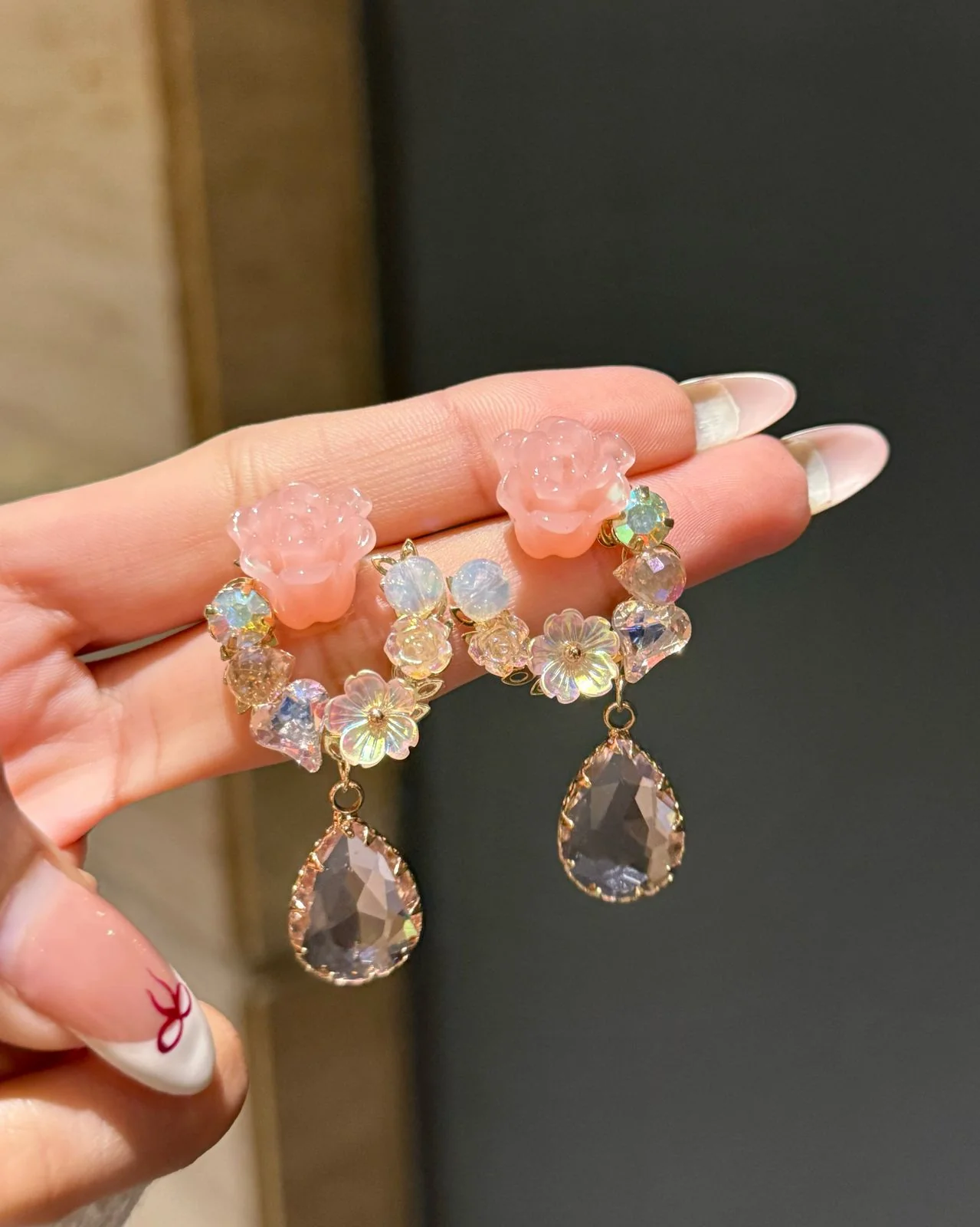 In my Dreamland Earrings- peachy - Image 2