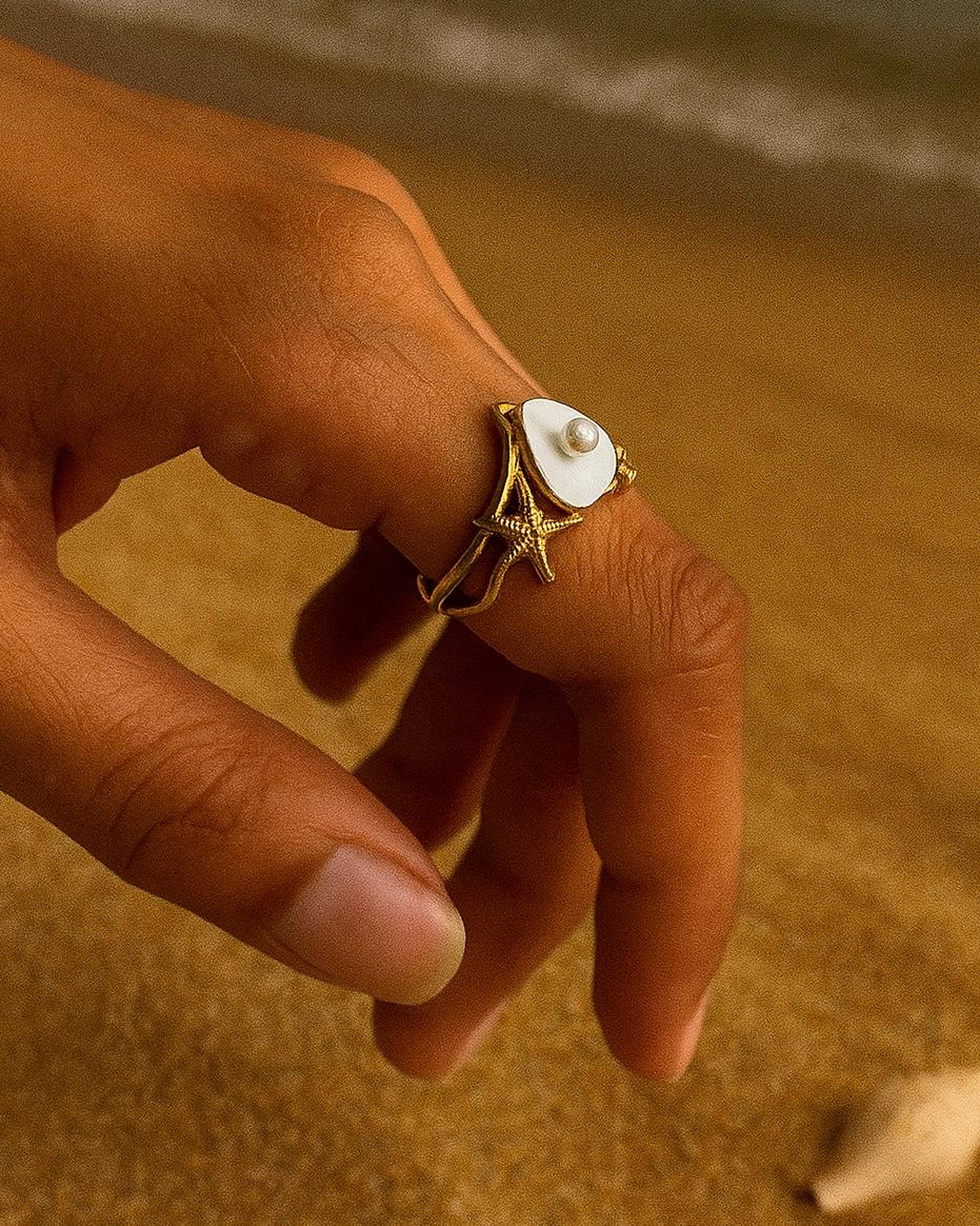 Isla Glint Pearl Ring - Image 3