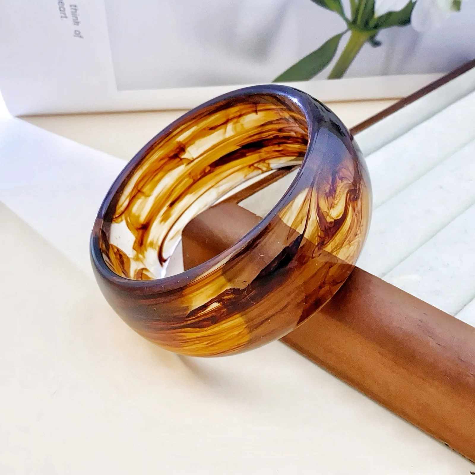 It Girlresing resin bangle - Image 3