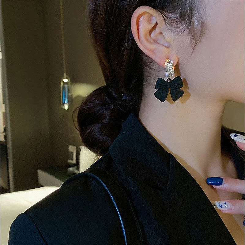 It’s Britney Babe! Bow Earrings - Image 4