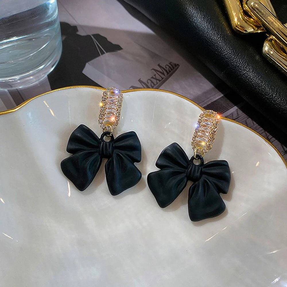 It’s Britney Babe! Bow Earrings - Image 5