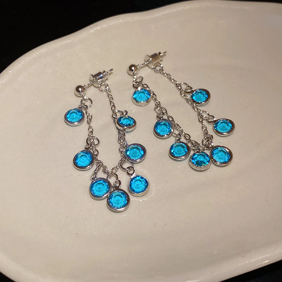 It’s glam hour! Earrings