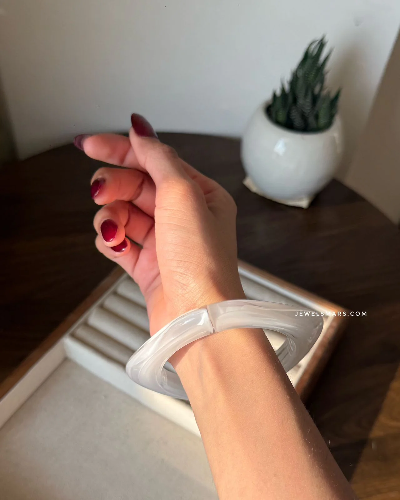 Ivory Angles Chunky Bangle
