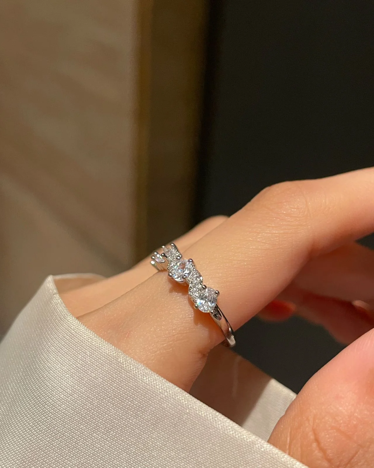 Ivy Minimal Ring Band - Image 2