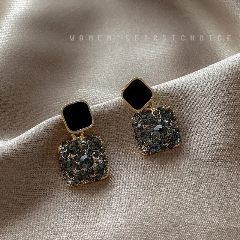 Korean Black Rhinestone Studded Fashion Earrings - Image 3