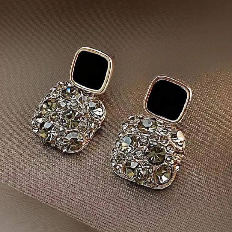 Korean Black Rhinestone Studded Fashion Earrings - Image 4