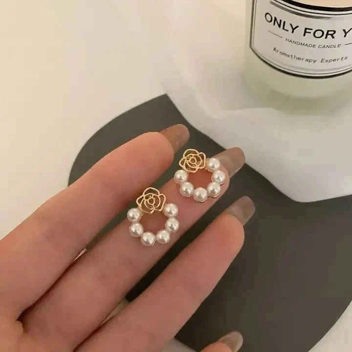 Korean Cute Flower Pearl Earrings - Image 3