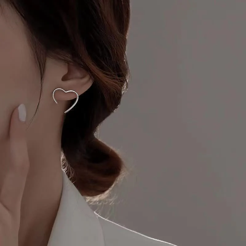 Korean Minimalist wired Heart Earrings - Image 3