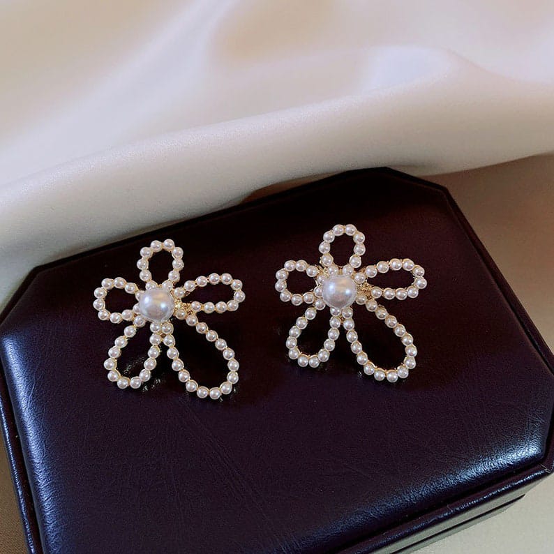 KOREAN PEARL FLOWER STUDS - Image 5