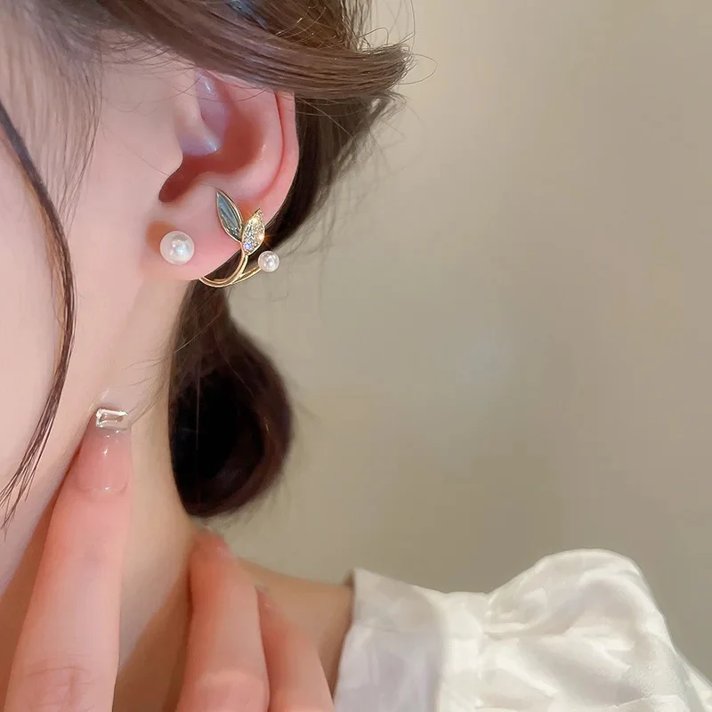 KOREAN PRECIOUS LEAF Pearl DETAILED EARWRAP EARRINGS - Image 4