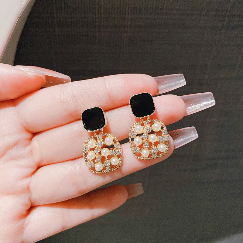 Korean Precious Pearl & Rhinestone studded earrings- black - Image 4