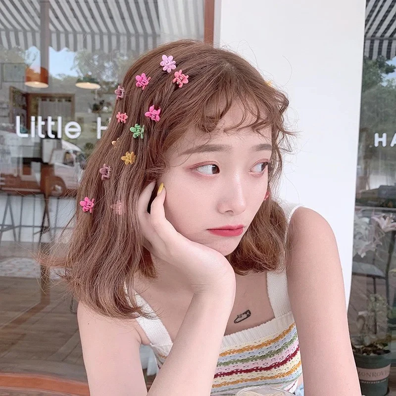 Korean Tiny Cute Floral Hair Clips- random colours - Image 2