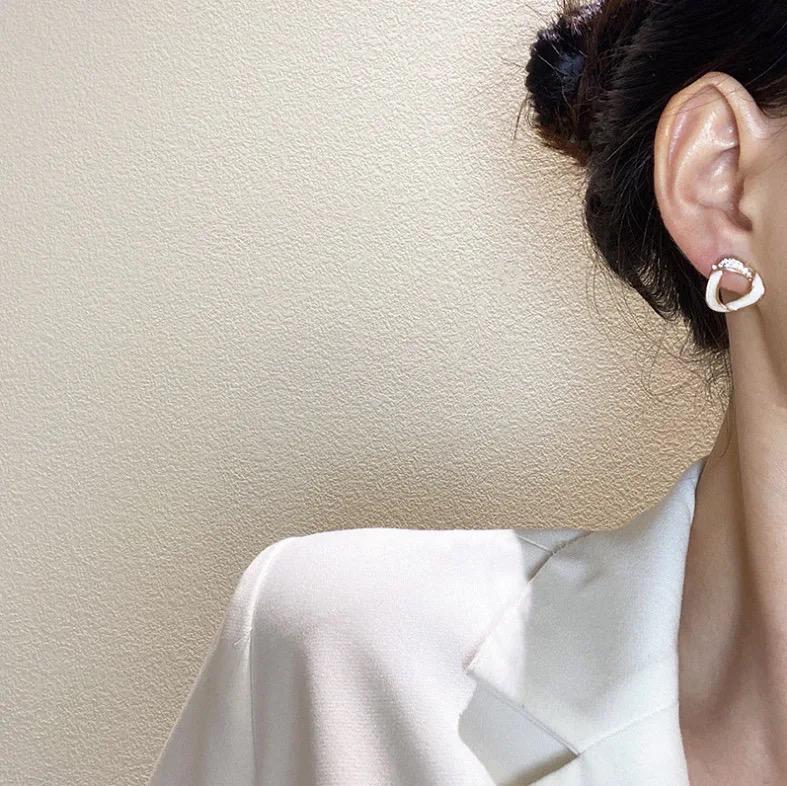 Korean Twister Earrings- white - Image 3