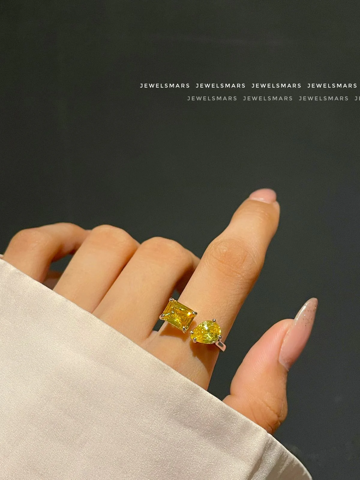 Kylie Geometric Ring- yellow - Image 2