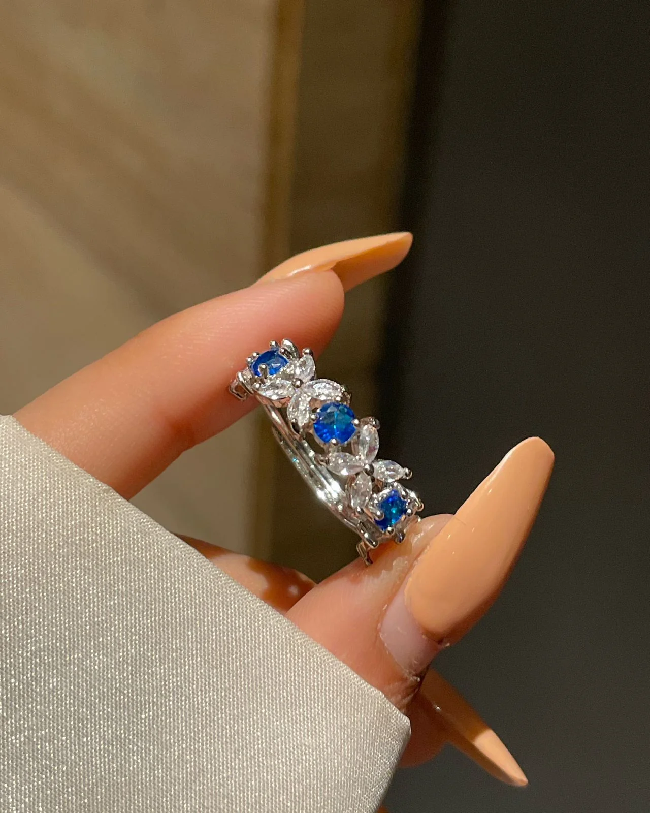 Laura Ring Band- Royal Blue - Image 2