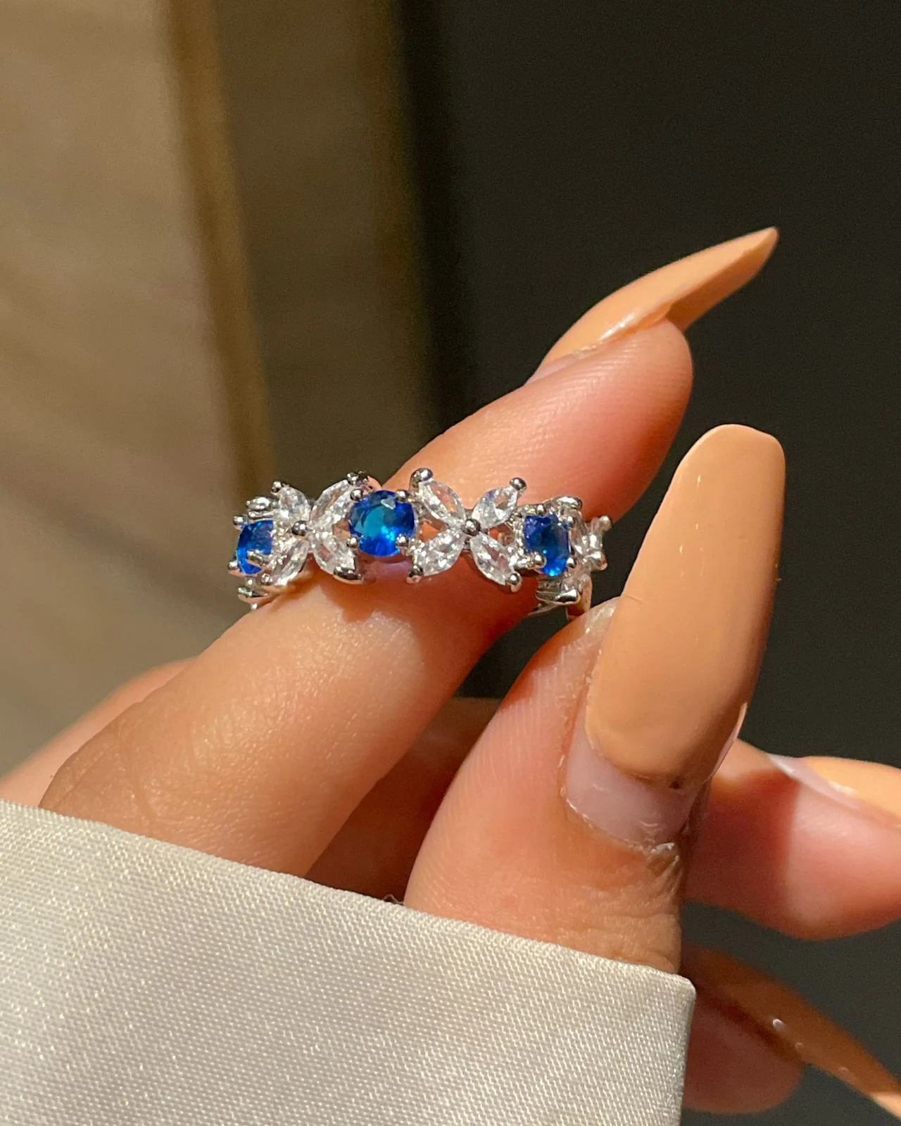 Laura Ring Band- Royal Blue - Image 3