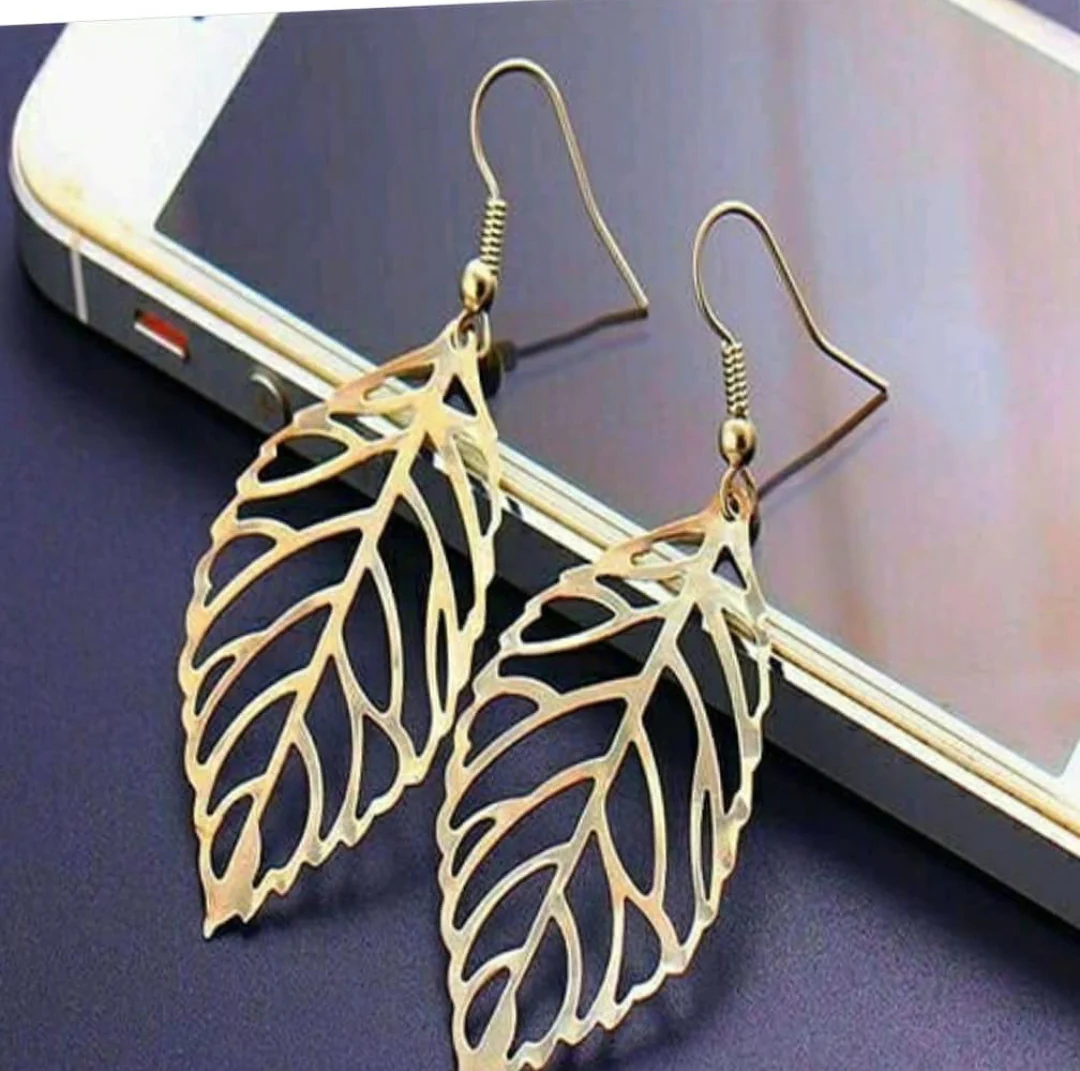 LAVISH LEAF EARRINGS