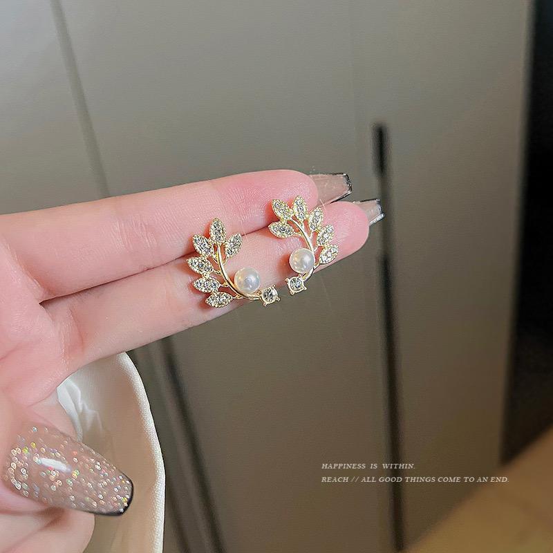 Leaf Studs - Image 4