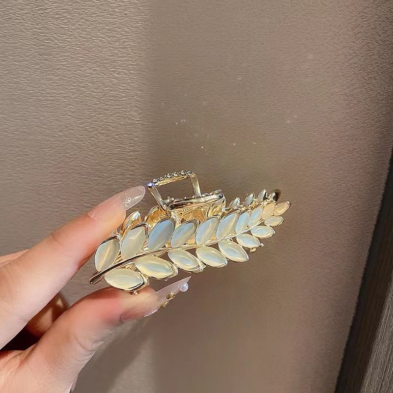 Leafy Affair Premium hair Claw - Image 2