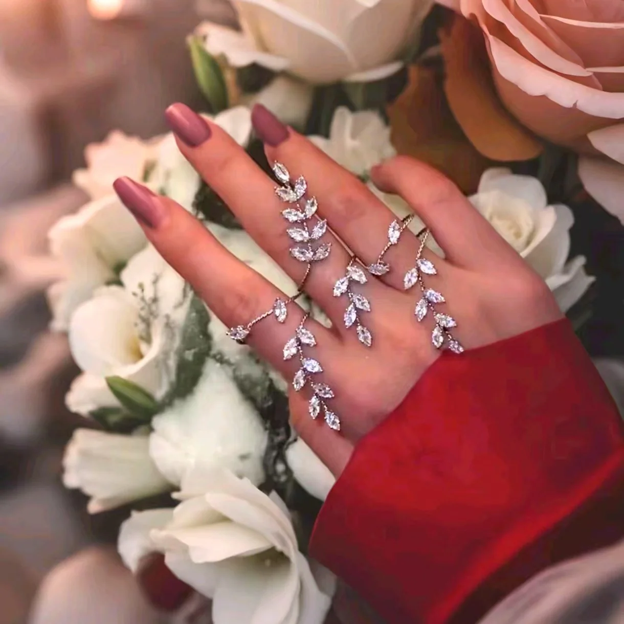 Leafy Luster Luxe Hand Jewellery - Image 12