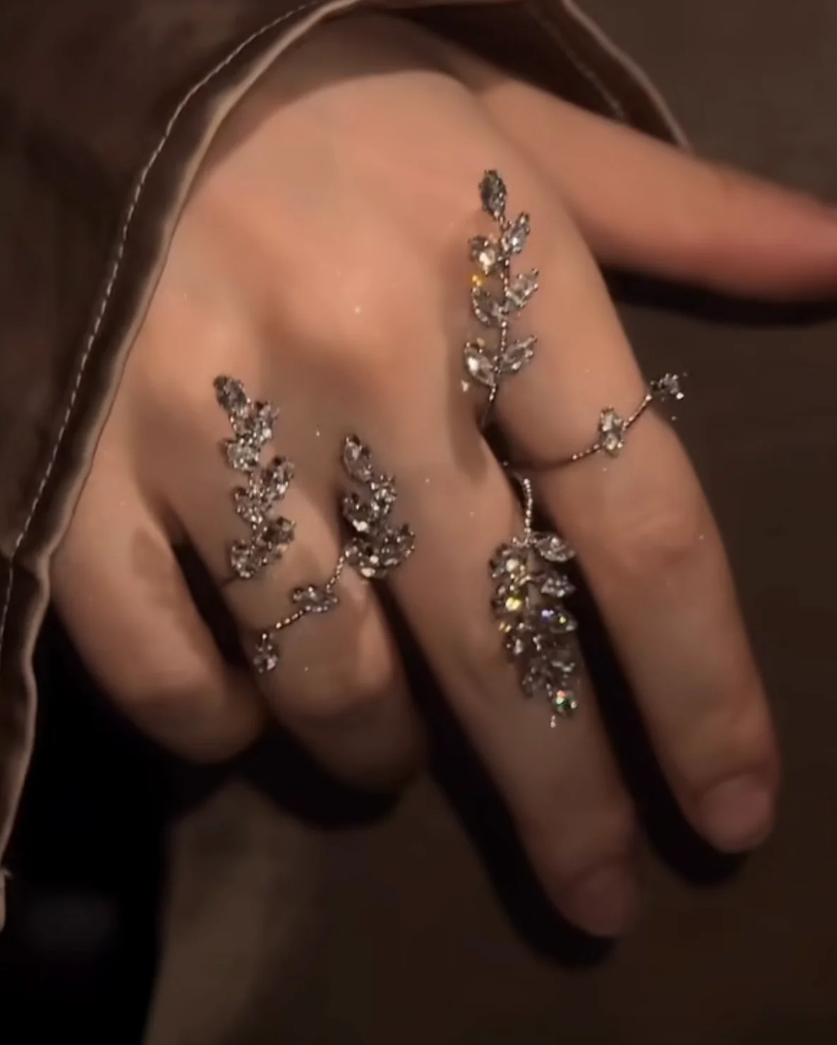 Leafy Luster Luxe Hand Jewellery - Image 15