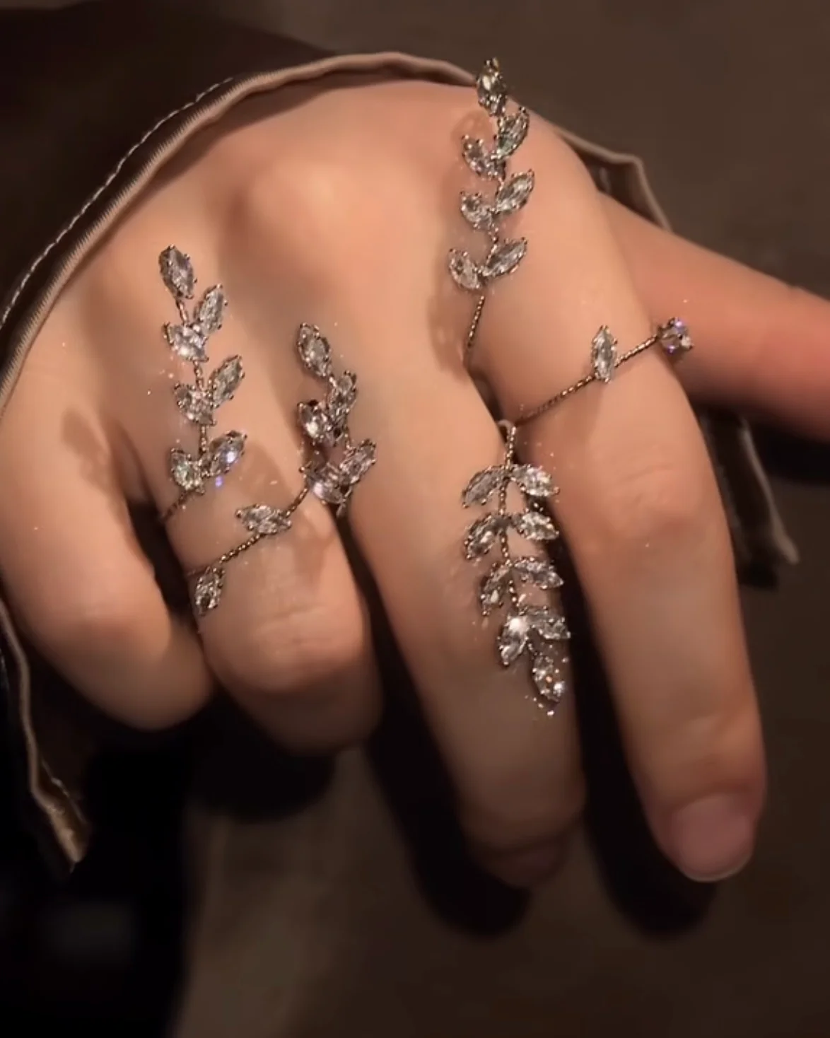 Leafy Luster Luxe Hand Jewellery - Image 4