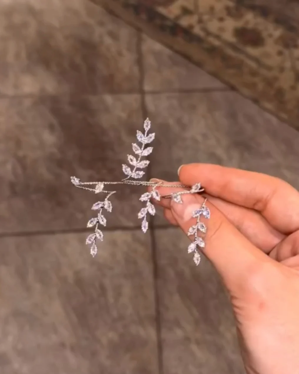 Leafy Luster Luxe Hand Jewellery - Image 6
