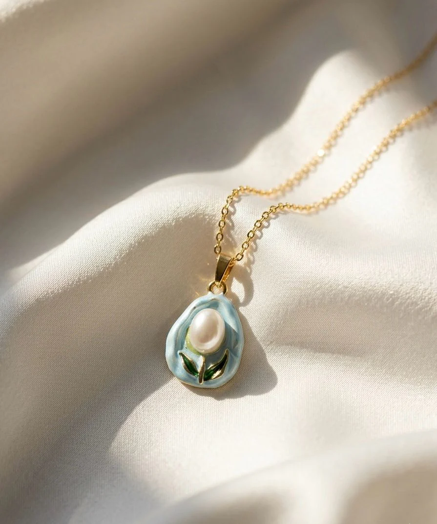 Lil Pearly Bloom Necklace