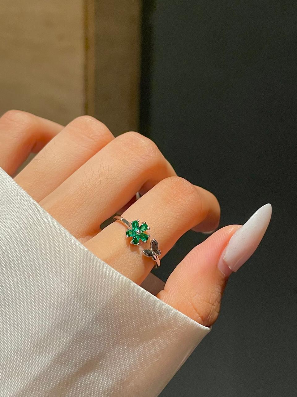 Lily Minimal Ring - Image 3