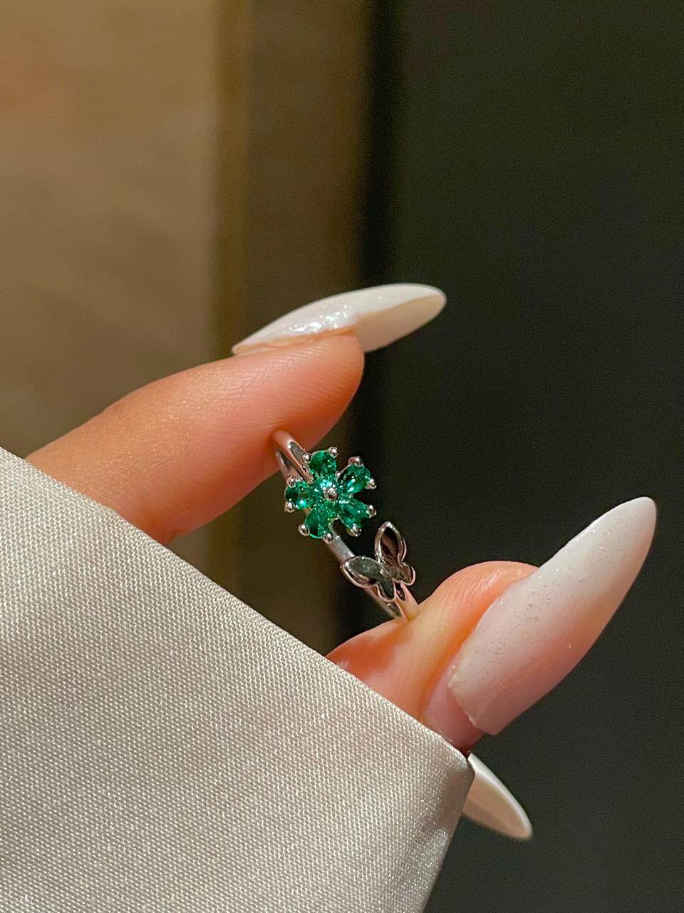 Lily Minimal Ring - Image 4