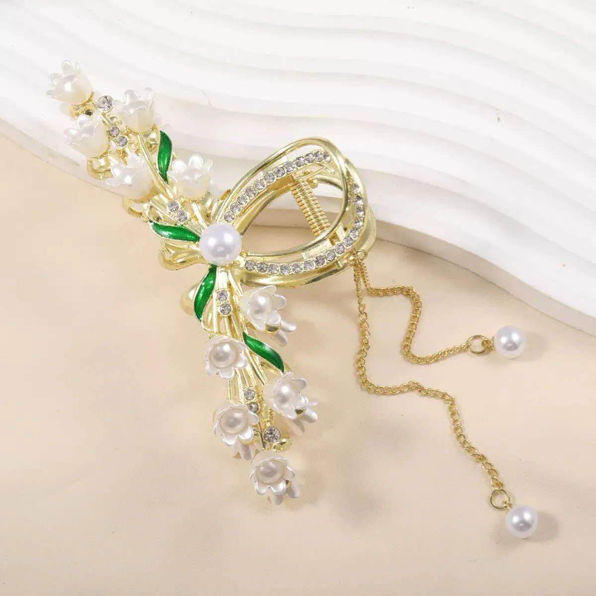 Lily of the Valley Cascade Claw