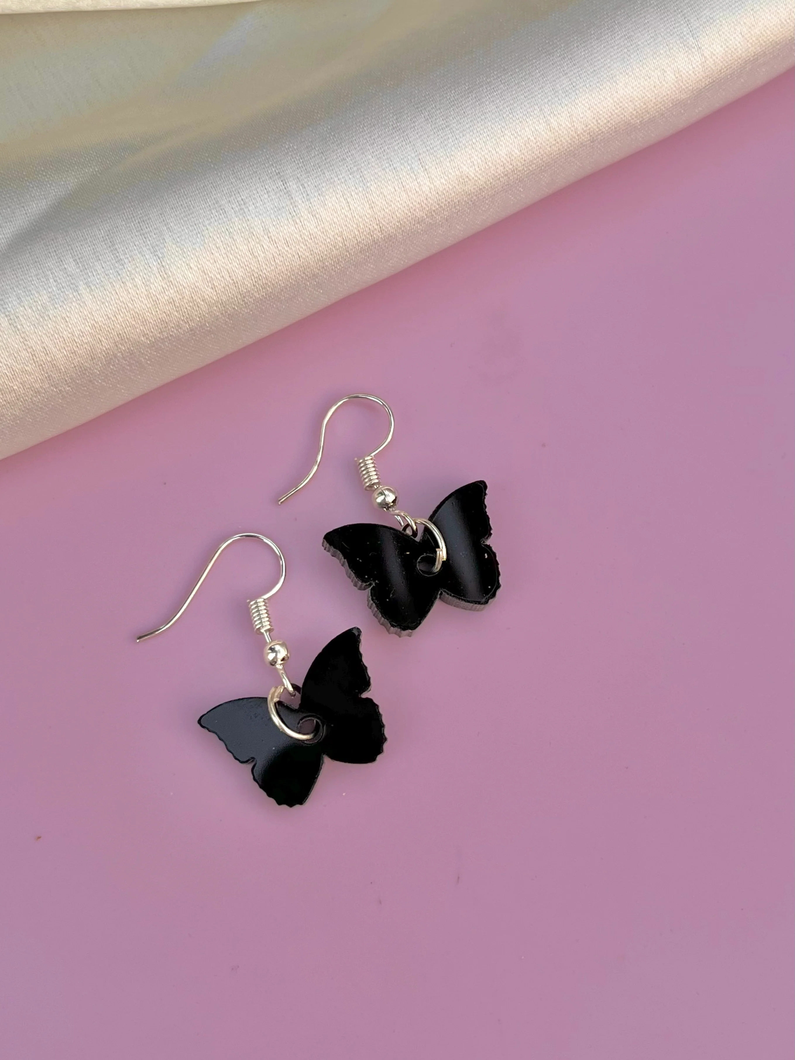 Little Butterfly Earrings - black - Image 2