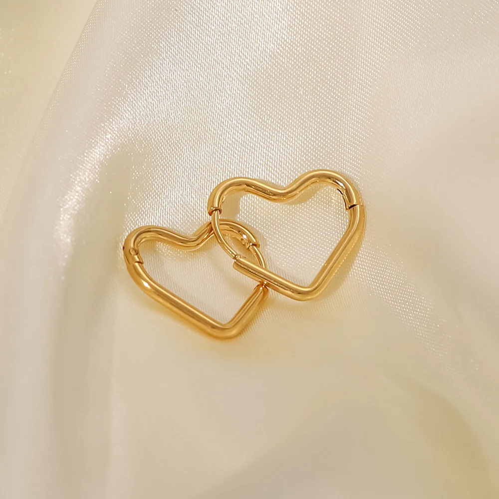 Love Echoes Heart Earrings - Image 3