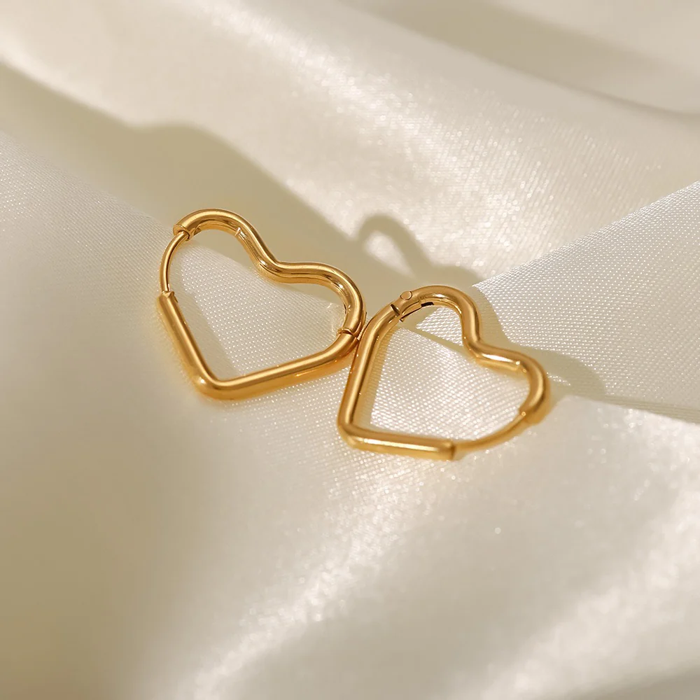Love Echoes Heart Earrings - Image 4