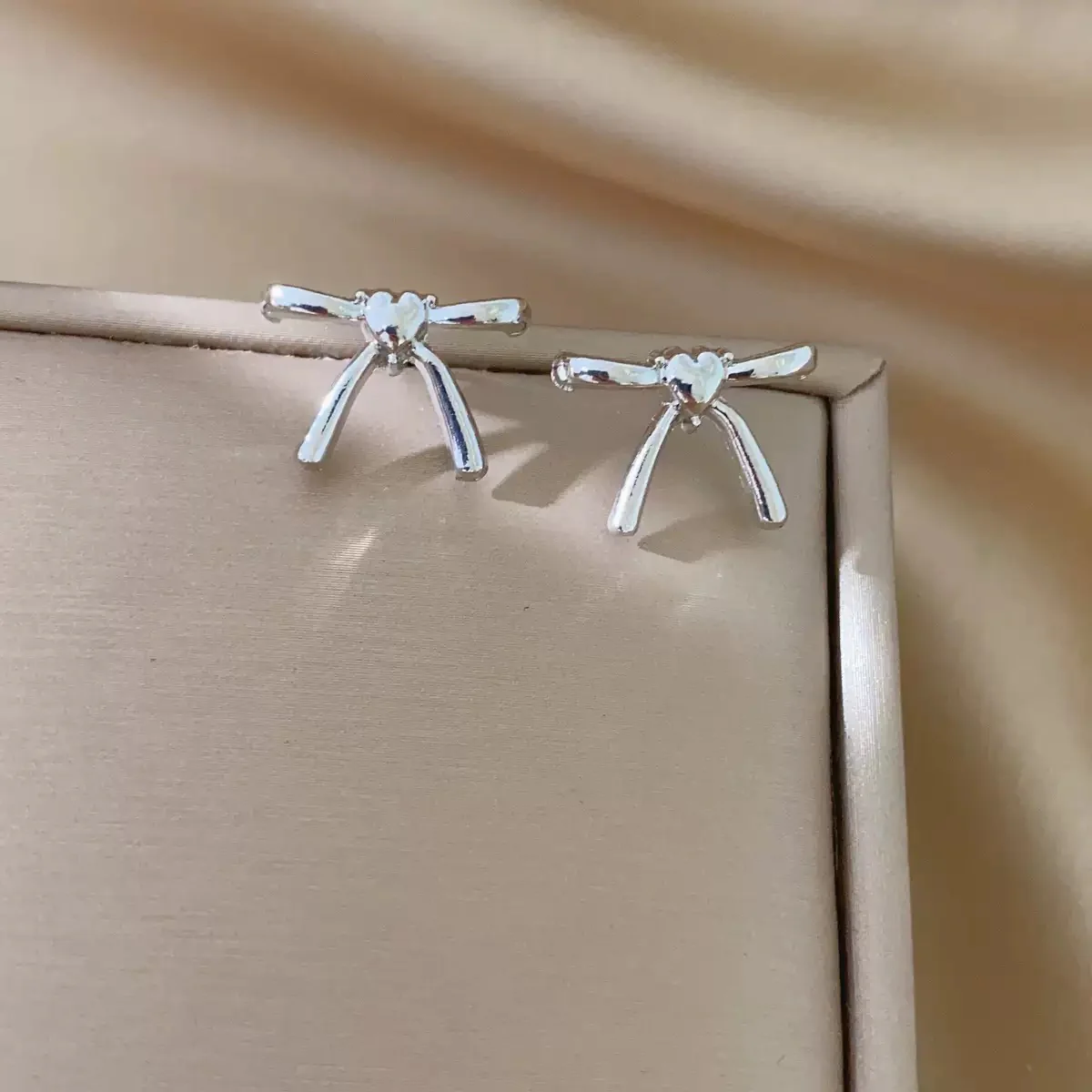 Love for Bow Earrings