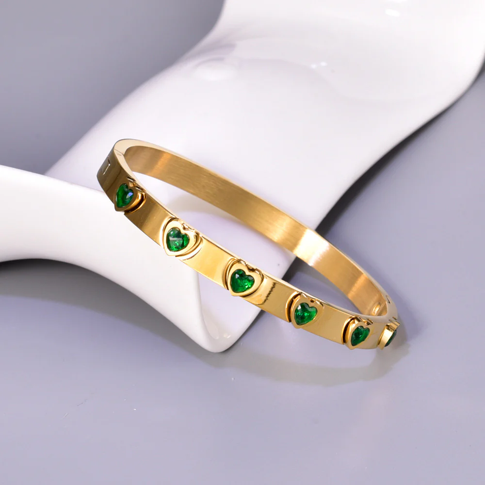 Love-struck in Emerald! Bracelet - Image 2