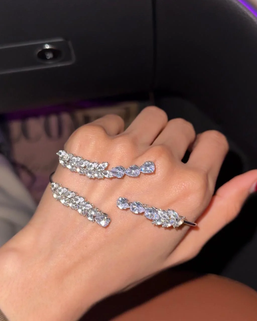 Love-struck Rhinestone Hand Jewellery - Image 6