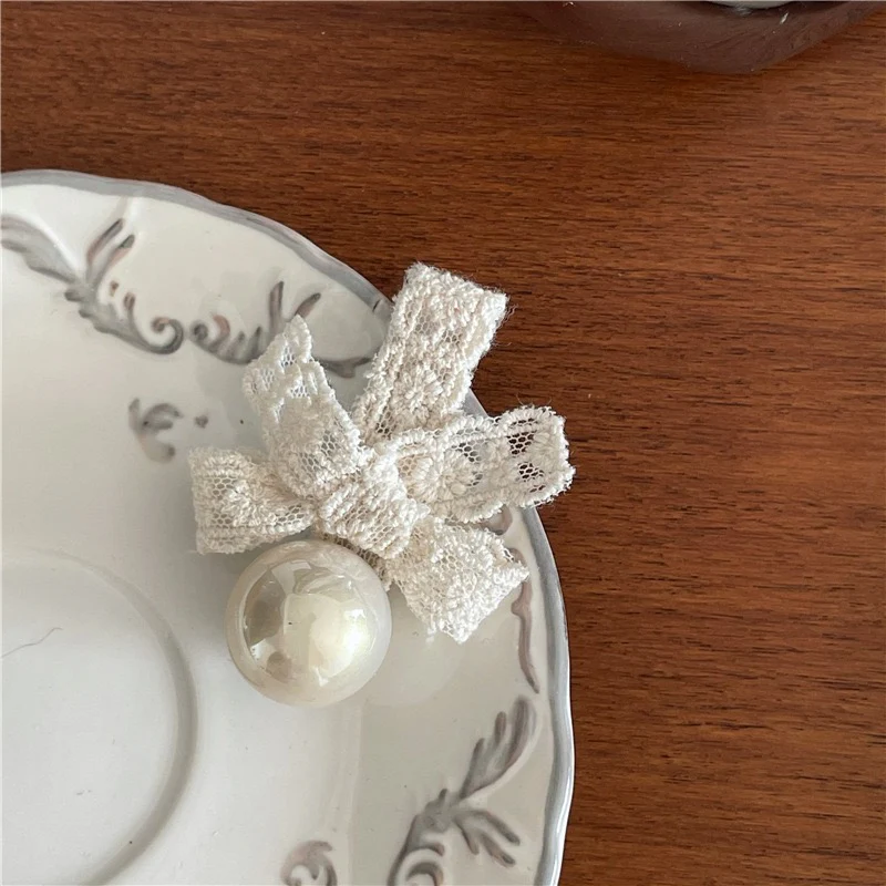 Lover’s Lace Pearl Hair Clip (1pc) - Image 3